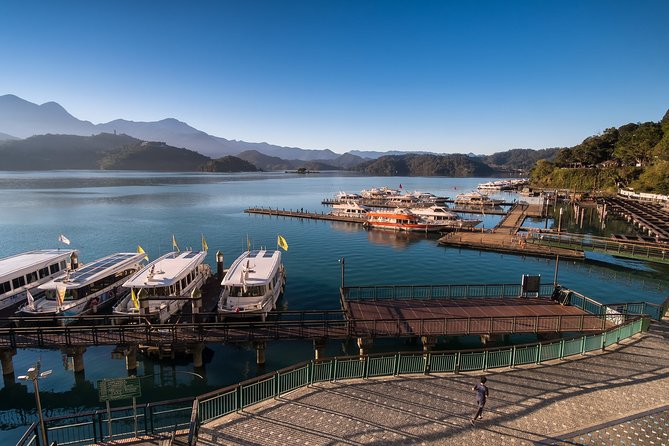 2-Day Private Tour to Sun Moon Lake and Mount Hehuan - Shimenshan Trail for a second summit