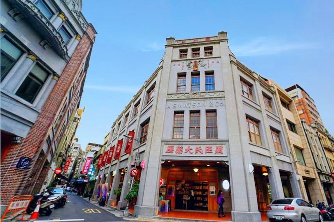 2-Hour Private Dadaocheng Walking Tour - Dihua Street: tea, herbs, and merchant life