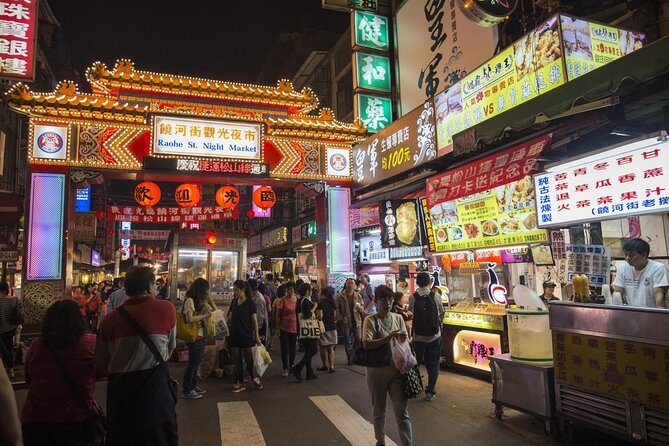 2-hr Raohe Night Market Walking Private Tour with a Tour Guide - Why Raohe Works So Well for a First Night Market