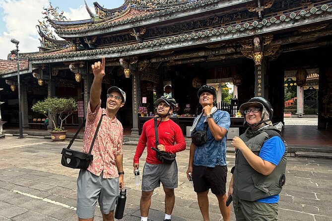 4 Hour Afternoon Cycling City Tour North with Snack - Dihua Street, Taipei’s old trading artery
