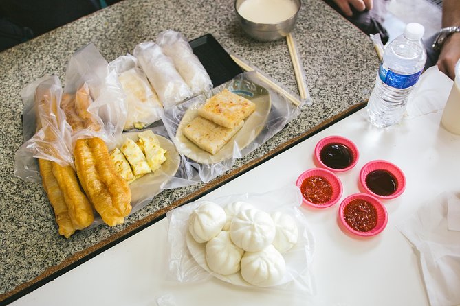 4-Hour Morning Cycling City Tour (incl. breakfast) - Breakfast first, then old Taipei by bicycle