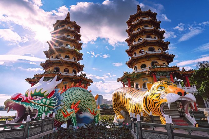 5-Day Round Taiwan Charter Car Tour - Day 1: Sun Moon Lake’s temples and mountain views