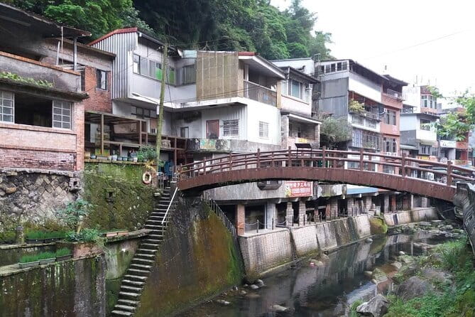 6 Hours Private Charter from Taipei in Shifen and Jiufen - Jiufen Old Street: narrow lanes and taro ball dessert