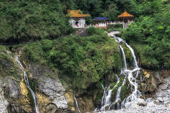 8-Hour Customize Your Wonderful Private Hualien Day Tour - A guide who adds history and conversation