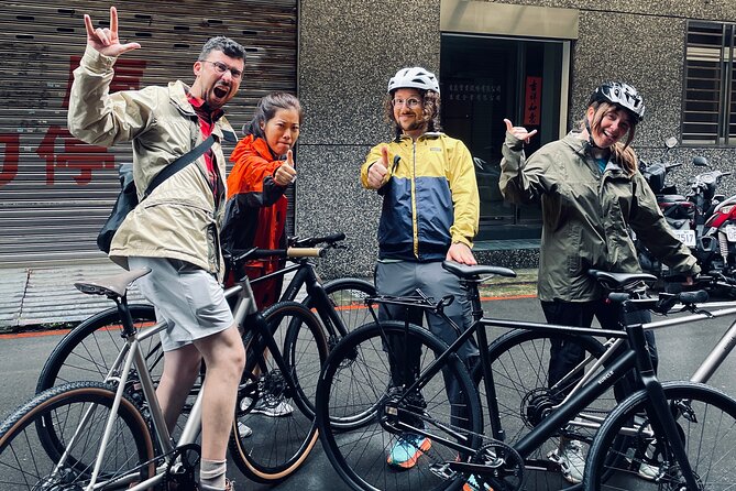 Best E-bike Cycling Tour in Taipei - Includes Local Food & Drinks - Yonghe Soy Milk gives you a real Taiwanese start