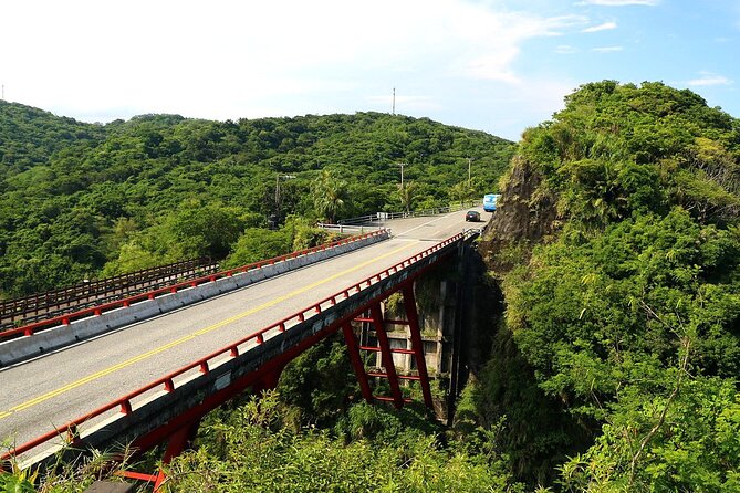 Best of Taiwan 9 Days Tour - The East Coast from Xiaoyeliu to Shitiping