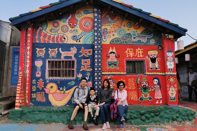 Charlie's Chartered-Private Tour Guide - Who should book this private Taipei tour