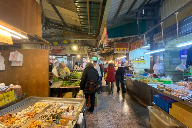 Food and Culture Walking Tour in Tainan - Breakfast and old commerce at Shuixian Gong Market