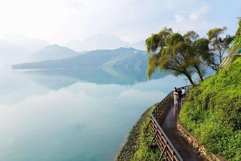From Taipei: 1 Day Sun Moon Lake Private Tour - Seeing Sun Moon Lake from the water