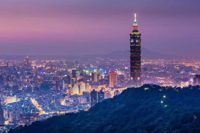 From Taipei: Best of Taiwan 9-Day Trip with Accommodation - Day 6: Whisky and traditional arts in Yilan