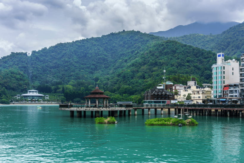 From Taipei: Nantou and Sun Moon Lake View Day Tour - Boat rides, cable cars, and extra costs