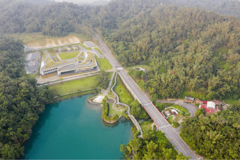 From Taipei: Nantou and Sun Moon Lake View Day Tour - What the guide adds to a very long day
