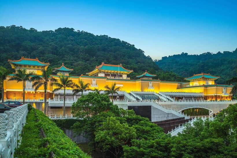 From Taipei: Private Classic Taipei Timeless Treasures Tour - A full day built around Taipei’s greatest hits