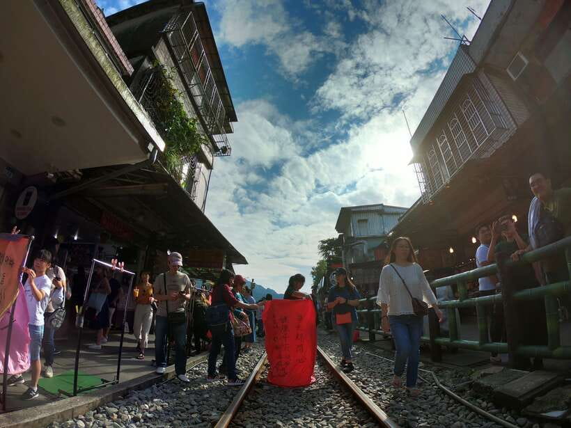 From Taipei: Private Scenic Tour to Jiufen, Yehliu & Pingxi - Who should book this tour?