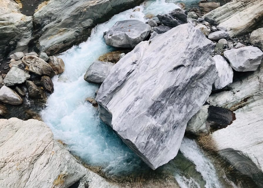 From Taipei: Taroko Gorge Private Tour - Guides, language, and the private-service advantage