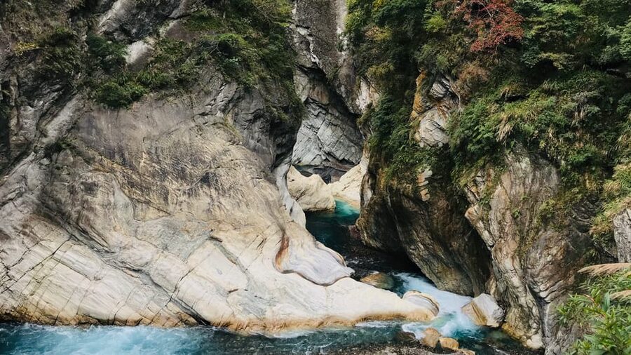 From Taipei: Taroko Gorge Private Tour - Eternal Spring Shrine and the gorge roads