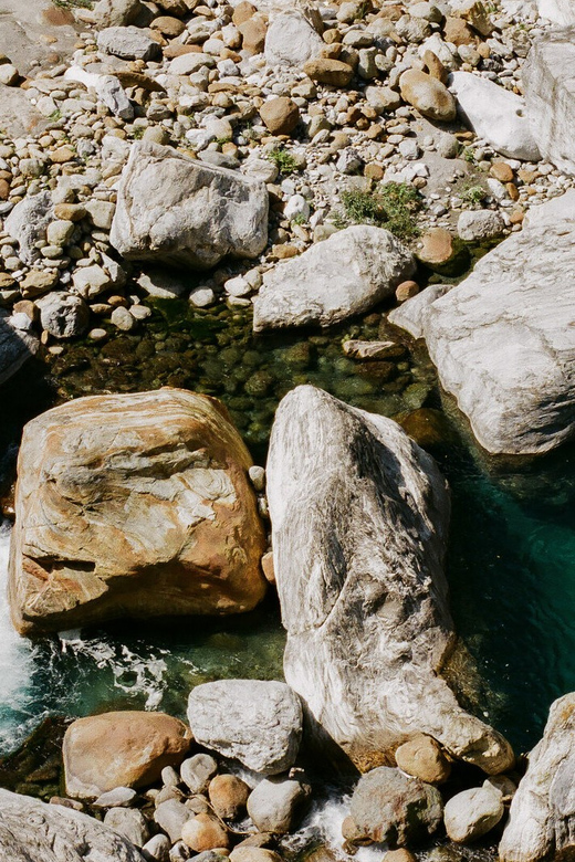 From Taipei: Taroko Gorge Private Tour - Cimu Bridge and the frog-shaped rock