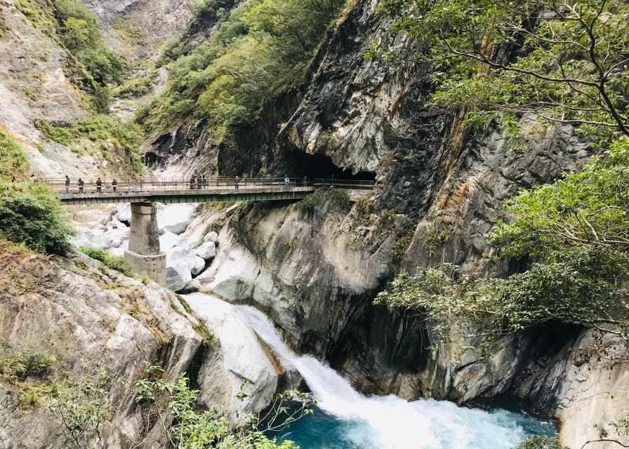 From Taipei: Taroko Gorge Private Tour - Qixingtan Beach closes the day