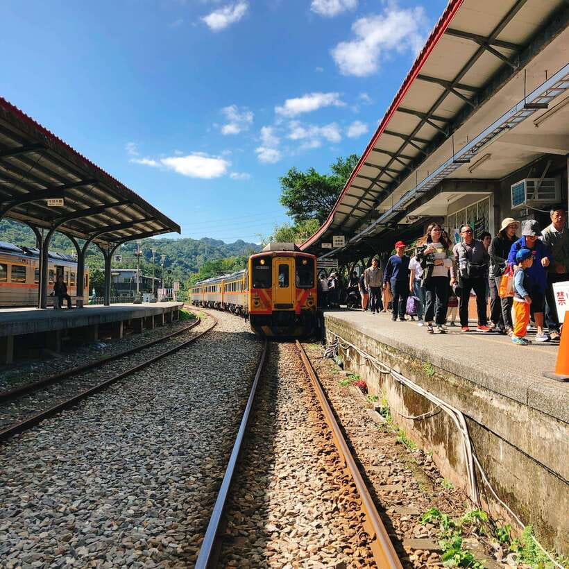 From Taipei: Yehliu, Jiufen, and Pingxi Day Tour - What to bring and how to make the most of it