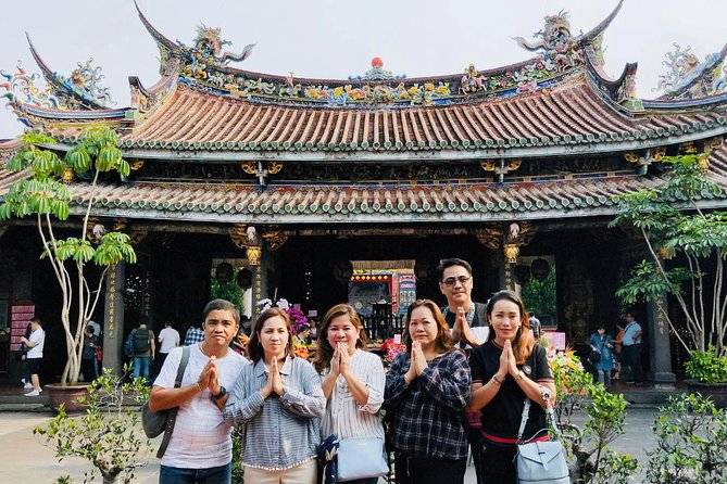 Full-Day Private Custom Taipei City Tour - Chiang Kai-shek Memorial Hall puts Taiwan’s politics on display