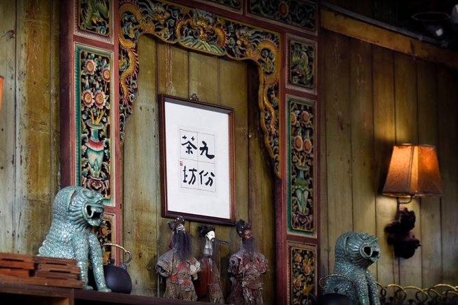 Full-Day Private Northern Taiwan Tour from Taipei with Pickup - What the guides add to the day