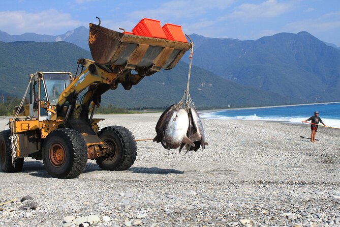 Full-Day Private Taroko National Park Tour from Hualien City - Shakadang Trail beside turquoise water