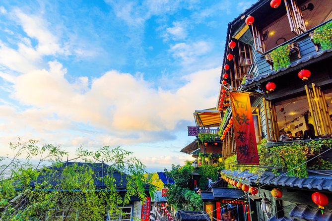 Full-Day Tour in Shifen, Jiufen & Yehliu of Taipei (Incl. ticket) - Weather, clothing, and walking advice