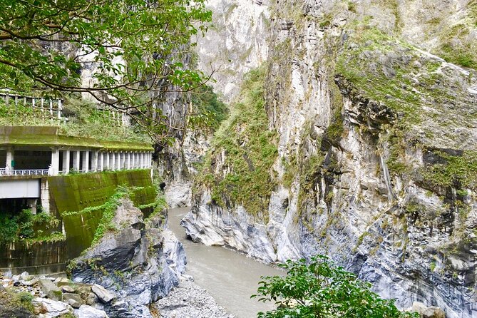 Hualien Taroko Day Tour From Ximending - Qingshui Cliff and the Final Big View