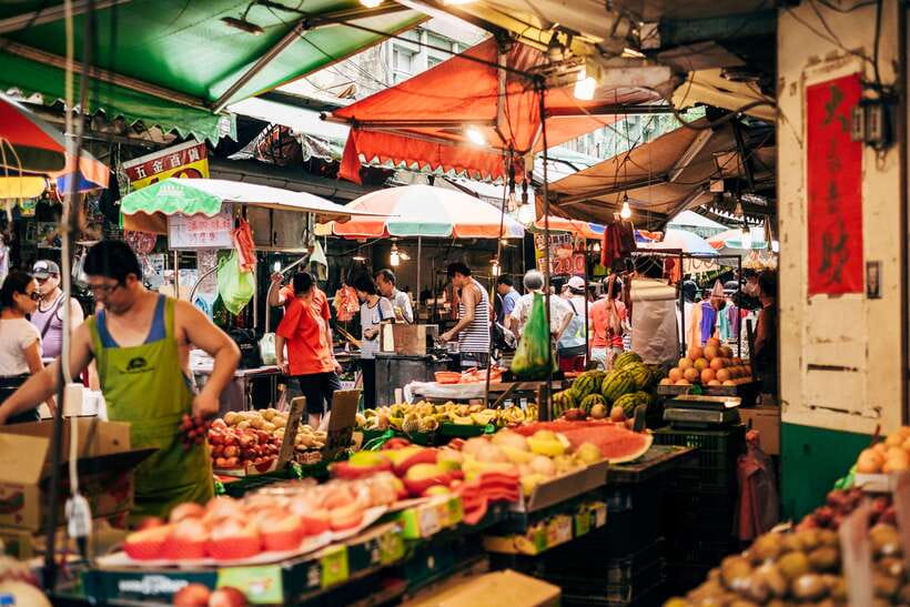 Iconic Food Tour: Local Street Food, Drinks & Sites - Why this Xinyi food walk feels different