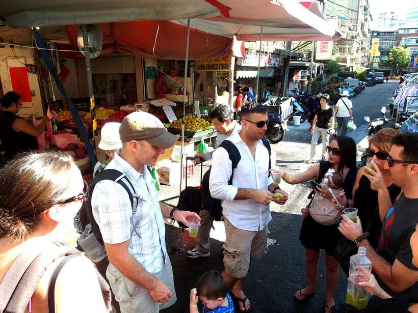 Iconic Food Tour: Local Street Food, Drinks & Sites - Starting at Yongchun Station and entering the wet market