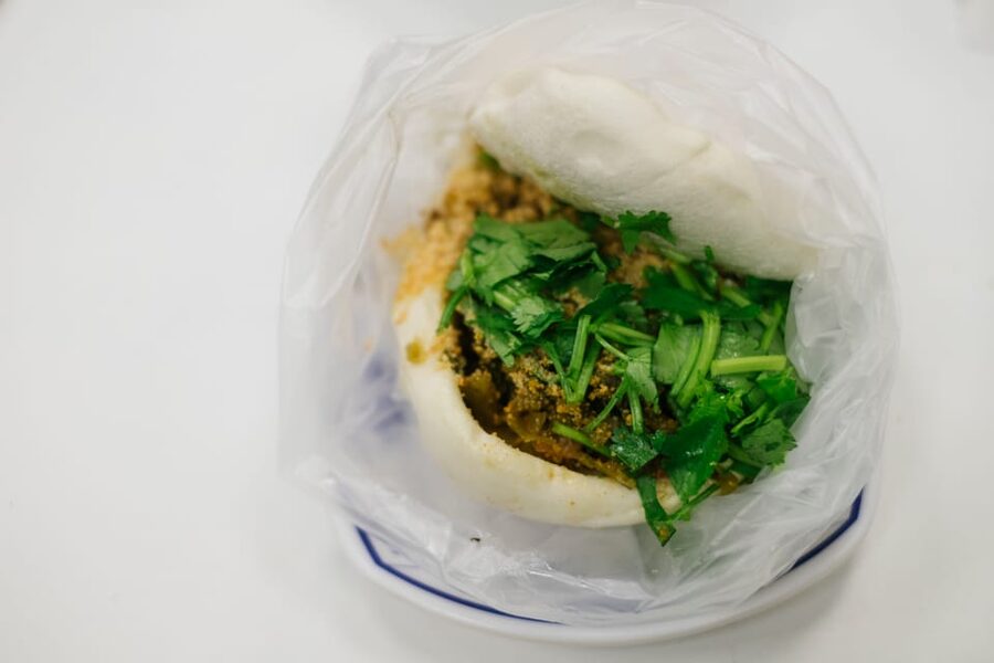 Iconic Food Tour: Local Street Food, Drinks & Sites - Sun Yat Sen Memorial Hall and the Taipei 101 photo stop