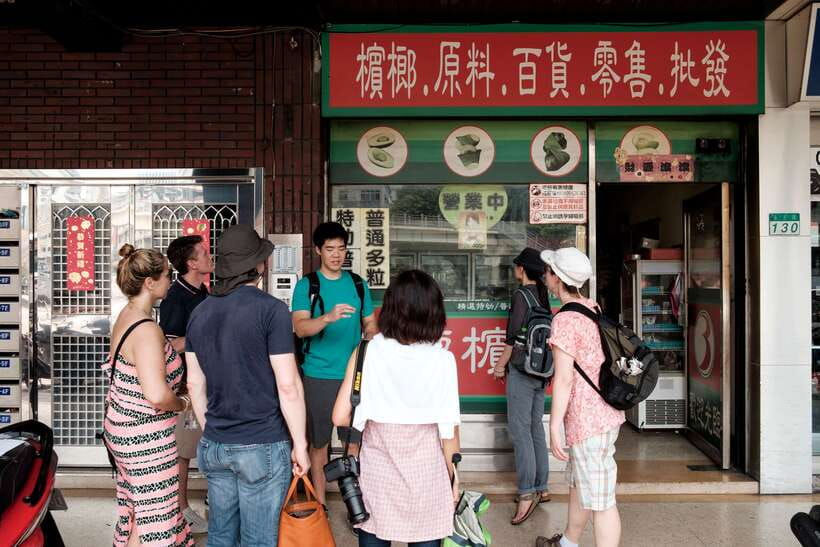 Iconic Food Tour: Local Street Food, Drinks & Sites - What $77 gets you