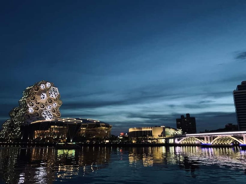Kaohsiung Private Tour - Discover Local Hidden Gems - Glory Pier and the harbor side of Kaohsiung