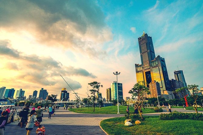 Kaohsiung: Private Walking Tour with a Local - A local introduction instead of a fixed sightseeing loop