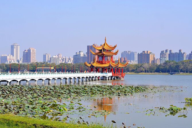Kaohsiung: Private Walking Tour with a Local - Learning the subway and bike system