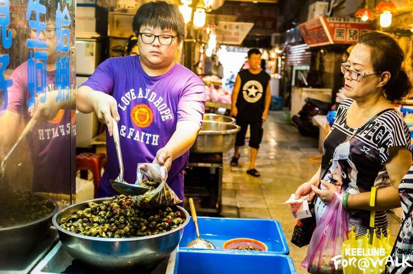 Keelung Half-Day Food Tour: Explore Day & Night Markets - Why the small-group format matters