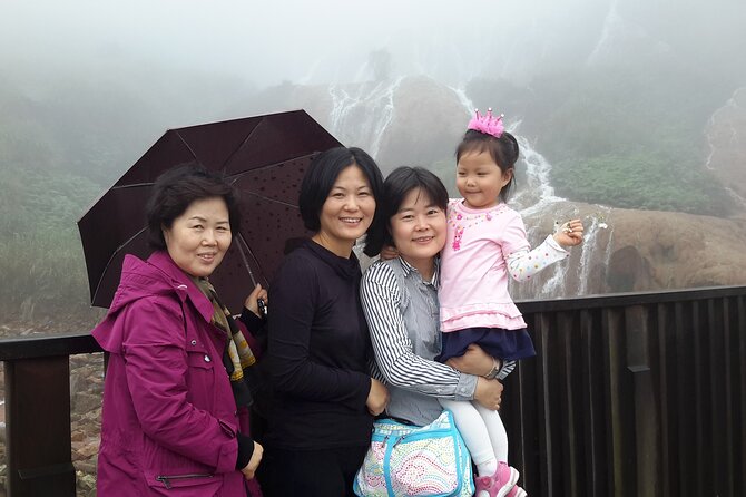 Keelung port pick up day tour ( private group) - Why a private vehicle matters from Keelung port