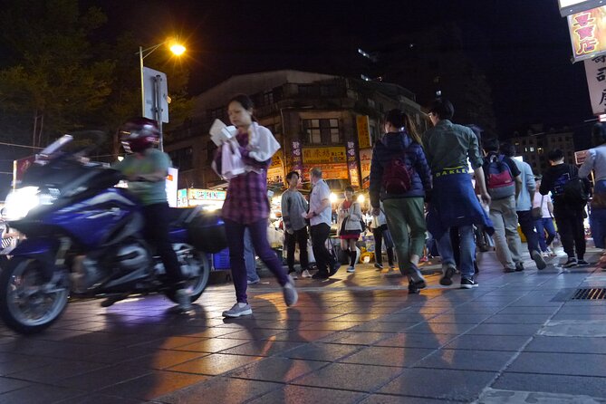 Local Favorites: Taiwan Night Market Food Tour in 2 hours - Timing, weather, and practical details
