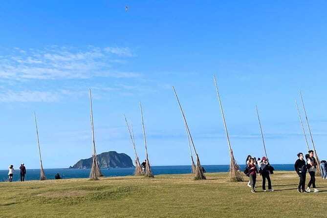 Northeast Coast Instagram Photo Tour in Keelung & New Taipei - Bitou Harbor and the working coast