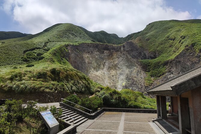 One Day Hike around Taipei's Yangmingshan National Park - What the $140 price gets you