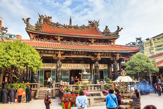 One-Day Historical and Heritage Tour in Taipei - Fifteen minutes at Four Four South Village
