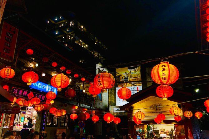 One-day private chartered car tour in Taipei: Yehliu, Jiufen, Pingxi, North Coast popular attractions with chartered car, professional Chinese/English driver - Price, vehicle comfort, and overtime