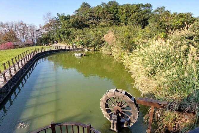 Pinglin Tea Culture & Maokong Day Tour from Taipei - Shiding and the views at Thousand Island Lake