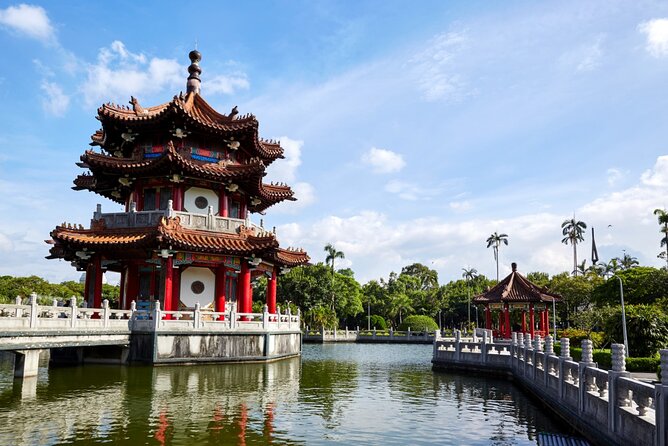 [private] 8-Hour Customize Your Amazing Private Taipei Day Tour - What the guide adds to a private car