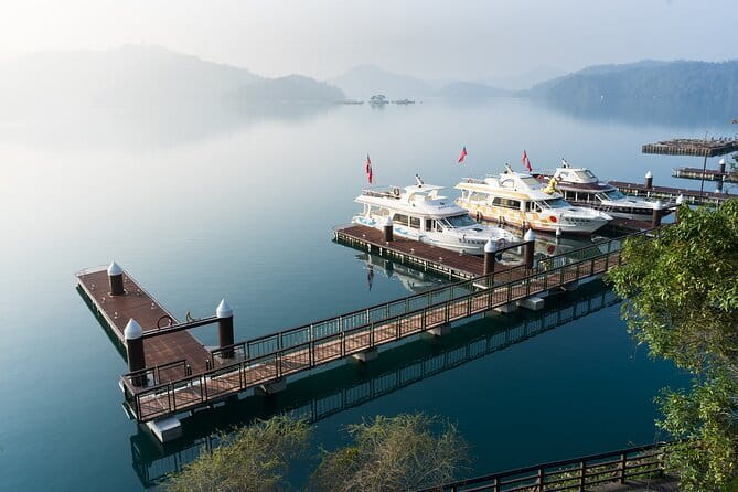 Private 9-Hour Sun Moon Lake Leisure Tour from Taichung (台中)! - Reaching Sun Moon Lake from Taichung
