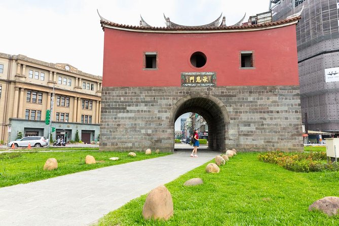 Private Car: 8 Hour Highly Customized Taipei City Exploration! - The real strength is the guide, not just the car