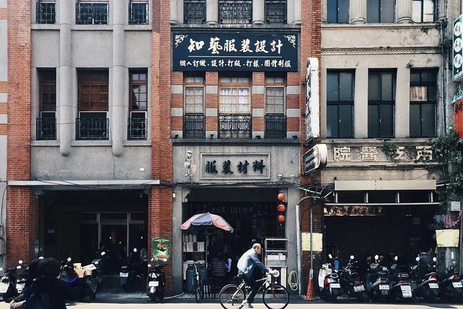 Private Cruise Tour from Keelung: Trip to Taipei - Dihua Street depends on your departure time