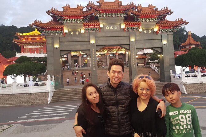 Private Day Tour to Sun Moon Lake from Taipei - Ci’en Pagoda and the high view