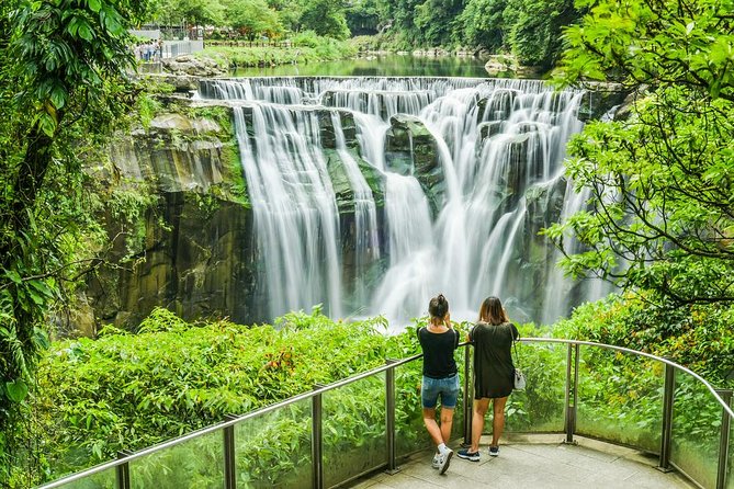 Private Jiufen & Pingxi Day Tour with English-Speaking Guide - Should you book the Jiufen and Pingxi day tour?