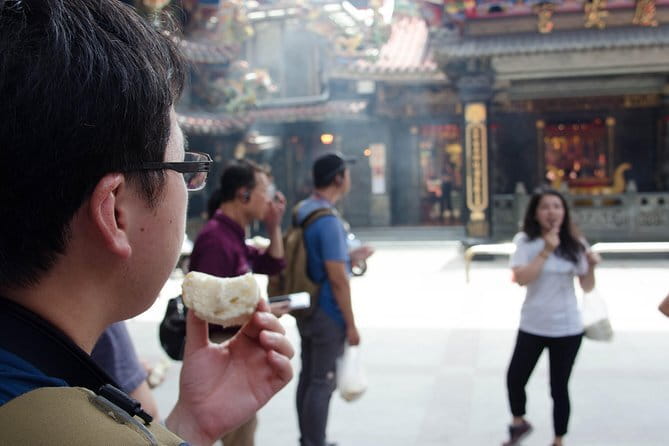 Private Keelung Food Tour with Local Markets & Tastings - Bubble tea and the final market-style stop